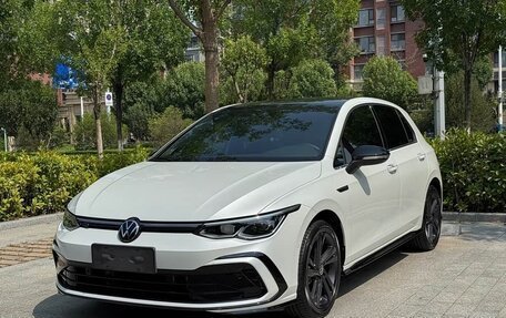 Volkswagen Golf VIII, 2023 год, 1 870 000 рублей, 1 фотография