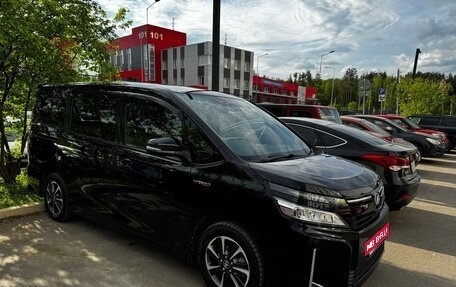 Toyota Voxy III, 2018 год, 1 850 000 рублей, 1 фотография