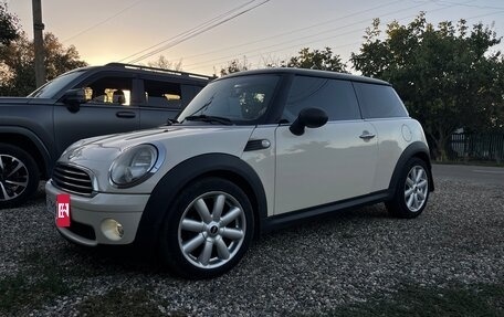 MINI Hatch, 2010 год, 950 000 рублей, 2 фотография