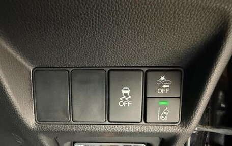 Honda Stepwgn IV, 2018 год, 1 800 600 рублей, 31 фотография