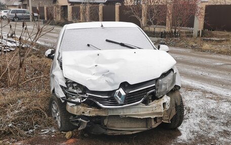 Renault Logan II, 2015 год, 220 000 рублей, 2 фотография