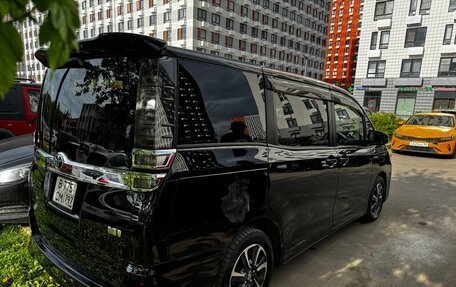 Toyota Voxy III, 2018 год, 1 850 000 рублей, 4 фотография
