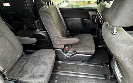 Toyota Voxy III, 2018 год, 1 850 000 рублей, 15 фотография