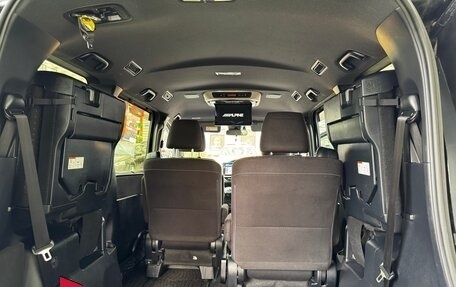 Toyota Voxy III, 2018 год, 1 850 000 рублей, 19 фотография
