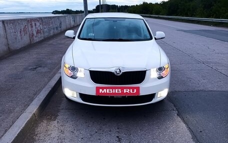Skoda Superb III рестайлинг, 2012 год, 1 050 000 рублей, 2 фотография