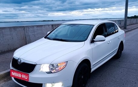 Skoda Superb III рестайлинг, 2012 год, 1 050 000 рублей, 6 фотография