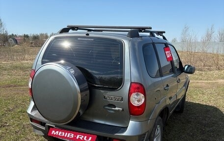 Chevrolet Niva I рестайлинг, 2011 год, 450 000 рублей, 3 фотография