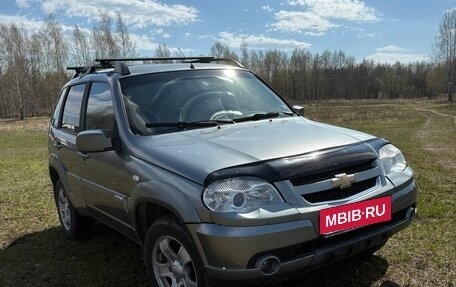 Chevrolet Niva I рестайлинг, 2011 год, 450 000 рублей, 2 фотография