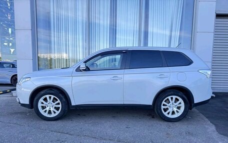 Mitsubishi Outlander III рестайлинг 3, 2014 год, 1 399 000 рублей, 4 фотография