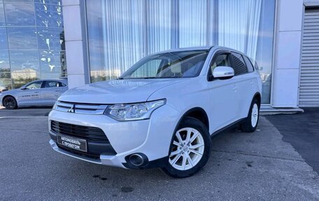 Mitsubishi Outlander III рестайлинг 3, 2014 год, 1 399 000 рублей, 2 фотография