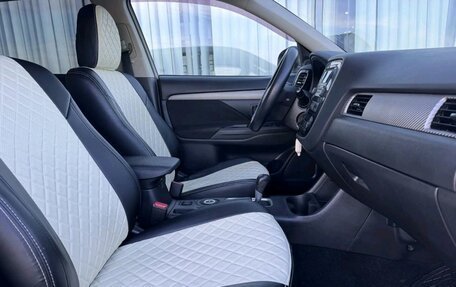 Mitsubishi Outlander III рестайлинг 3, 2014 год, 1 399 000 рублей, 11 фотография