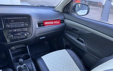 Mitsubishi Outlander III рестайлинг 3, 2014 год, 1 399 000 рублей, 8 фотография
