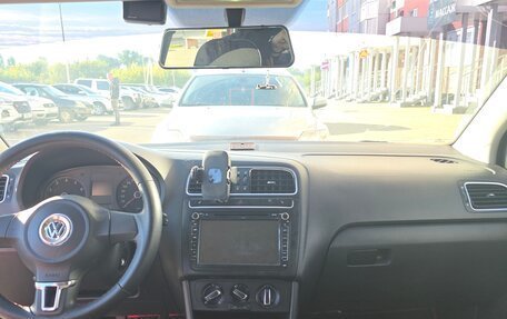 Volkswagen Polo VI (EU Market), 2012 год, 800 000 рублей, 4 фотография