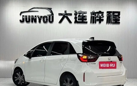 Honda Fit, 2022 год, 975 000 рублей, 6 фотография