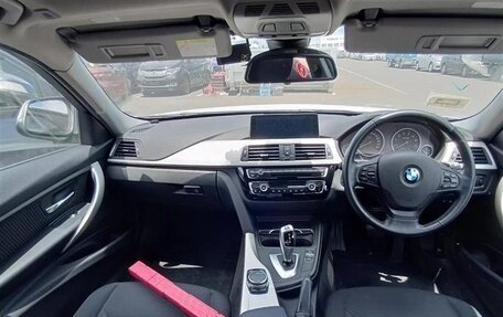 BMW 3 серия, 2016 год, 1 800 000 рублей, 14 фотография