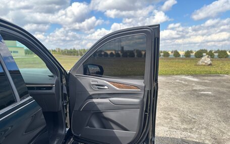 Cadillac Escalade V, 2021 год, 14 000 000 рублей, 14 фотография