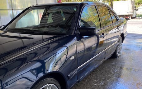 Mercedes-Benz E-Класс, 1997 год, 750 000 рублей, 7 фотография