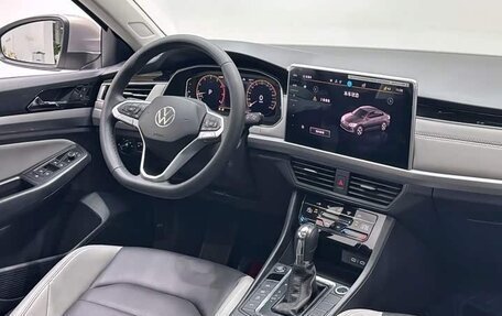 Volkswagen Bora, 2022 год, 1 650 000 рублей, 8 фотография