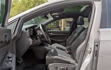 Volkswagen Golf VIII, 2023 год, 1 900 000 рублей, 7 фотография