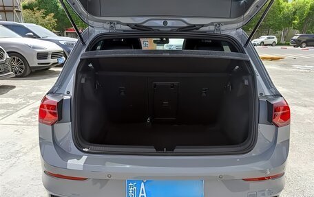 Volkswagen Golf VIII, 2023 год, 1 900 000 рублей, 13 фотография