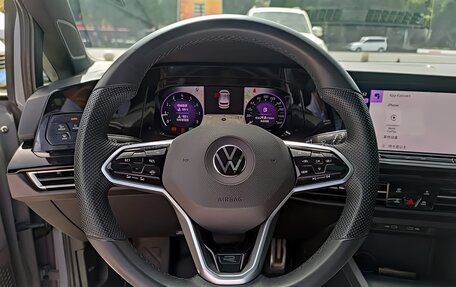 Volkswagen Golf VIII, 2023 год, 1 900 000 рублей, 10 фотография