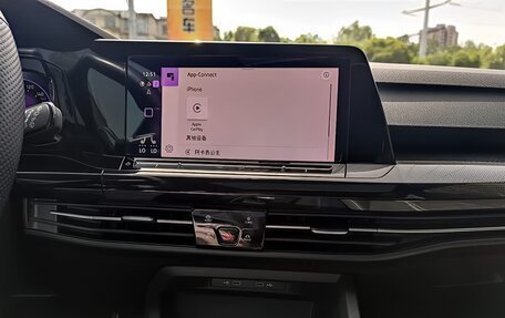 Volkswagen Golf VIII, 2023 год, 1 900 000 рублей, 14 фотография