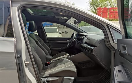 Volkswagen Golf VIII, 2023 год, 1 900 000 рублей, 8 фотография