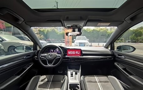 Volkswagen Golf VIII, 2023 год, 1 900 000 рублей, 9 фотография