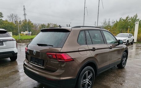 Volkswagen Tiguan II, 2019 год, 1 949 000 рублей, 2 фотография
