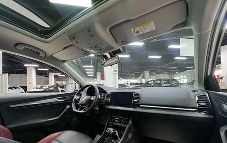 Skoda Karoq I, 2022 год, 2 100 000 рублей, 8 фотография