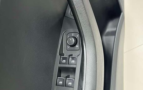 Skoda Karoq I, 2022 год, 2 100 000 рублей, 18 фотография
