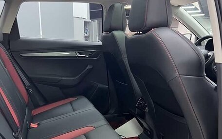 Skoda Karoq I, 2022 год, 2 100 000 рублей, 19 фотография