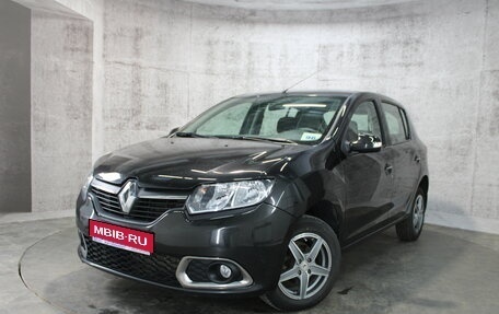 Renault Sandero II рестайлинг, 2015 год, 715 000 рублей, 1 фотография