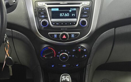 Hyundai Solaris II рестайлинг, 2016 год, 1 195 000 рублей, 31 фотография