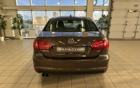 Volkswagen Jetta VI, 2011 год, 800 000 рублей, 4 фотография