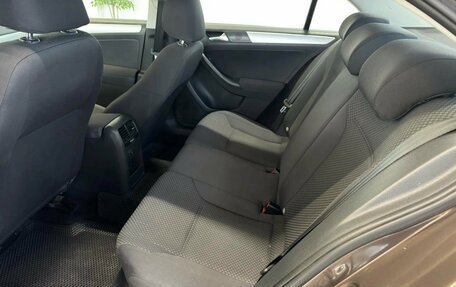 Volkswagen Jetta VI, 2011 год, 800 000 рублей, 10 фотография