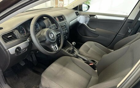 Volkswagen Jetta VI, 2011 год, 800 000 рублей, 9 фотография