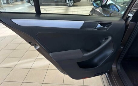 Volkswagen Jetta VI, 2011 год, 800 000 рублей, 15 фотография