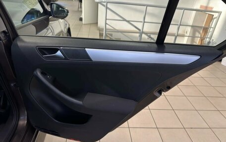 Volkswagen Jetta VI, 2011 год, 800 000 рублей, 17 фотография
