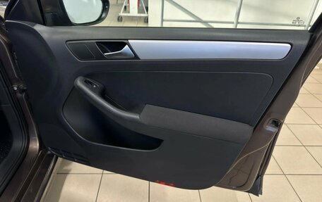 Volkswagen Jetta VI, 2011 год, 800 000 рублей, 16 фотография