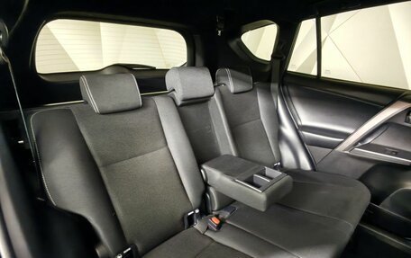 Toyota RAV4, 2019 год, 2 600 000 рублей, 16 фотография
