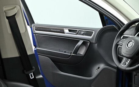 Volkswagen Touareg III, 2015 год, 2 099 000 рублей, 13 фотография