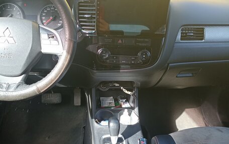 Mitsubishi Outlander III рестайлинг 3, 2013 год, 1 150 000 рублей, 4 фотография