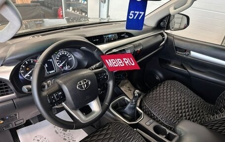 Toyota Hilux VIII, 2021 год, 4 999 900 рублей, 10 фотография