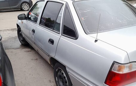 Daewoo Nexia I рестайлинг, 2004 год, 100 000 рублей, 5 фотография