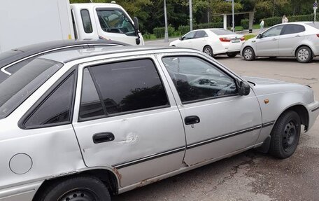 Daewoo Nexia I рестайлинг, 2004 год, 100 000 рублей, 3 фотография