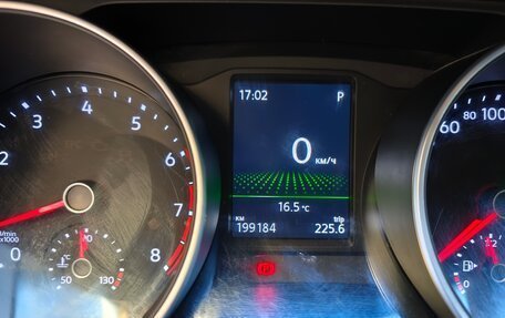 Volkswagen Tiguan II, 2017 год, 1 750 000 рублей, 12 фотография