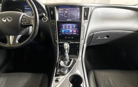 Infiniti Q50 I рестайлинг, 2017 год, 1 893 000 рублей, 14 фотография