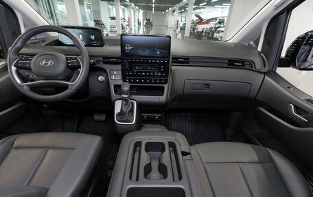 Hyundai Staria, 2024 год, 6 900 000 рублей, 7 фотография