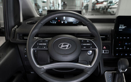 Hyundai Staria, 2024 год, 6 900 000 рублей, 9 фотография
